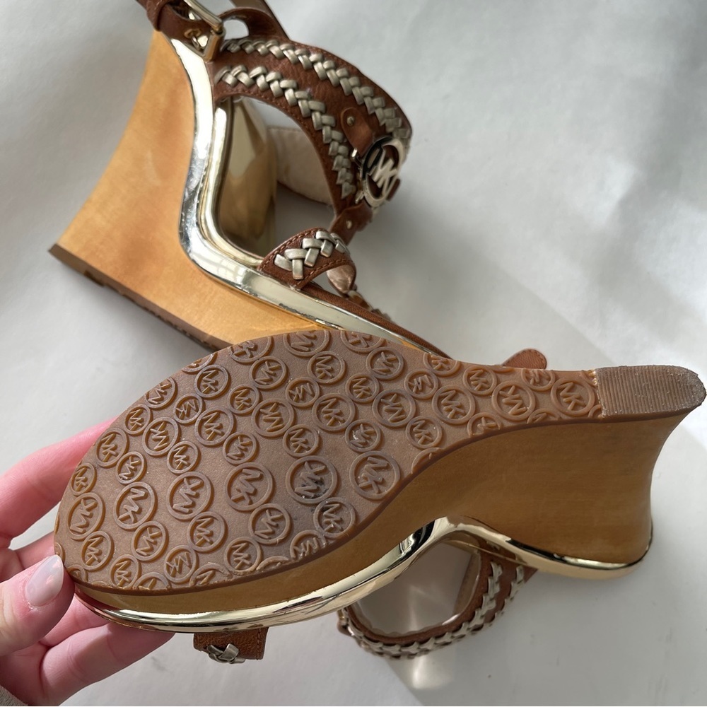 Michael Kors Brown Tan Cream Braided Leather Platform Wedge Sandals Gold MK Logo - Picture 4 of 5